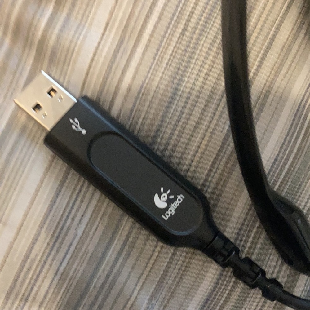 Logitech headset - Picture 2 of 3
